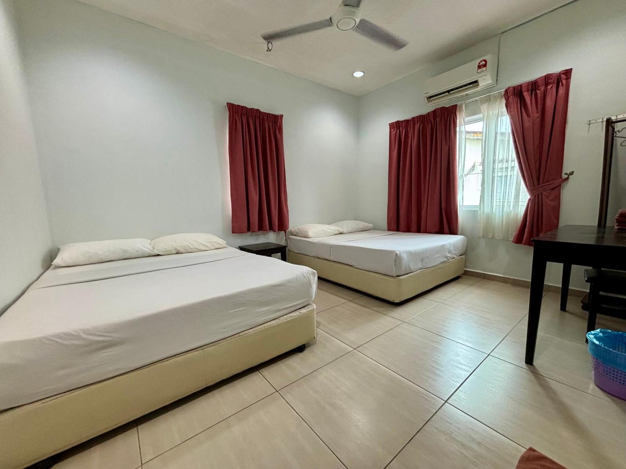 Meng Meng Guesthouse Куантан Экстерьер фото